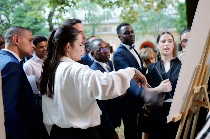 Groupe de professionnels lors d'un événement WEMAD