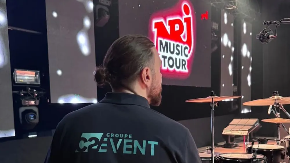 Scène du Rugby Music Live – NRJ Music Tour 2024 au Palais des Sports de Gerland, événement soutenu par WEMAD